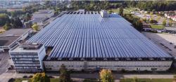 Kraftwerk Riverside Zuchwil: Die 5.76-MW-Photovoltaik-Dachanlage erzeugt jährlich rund 4.7 GWh/a.
